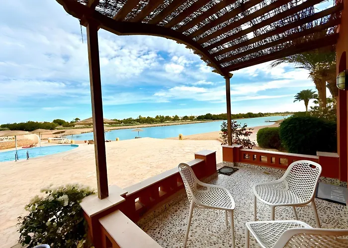 Exquisite 1Br Chalet With Pool & Beach Front El Gouna